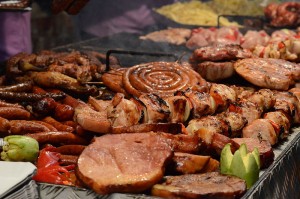 800px-Barbecue_food_in_Romania[1]